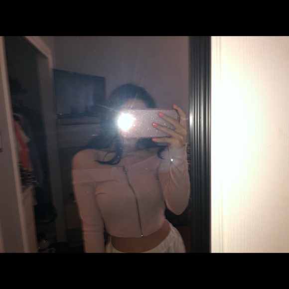 Forever 21 Tops - forever 21 pink off the shoulder crop top